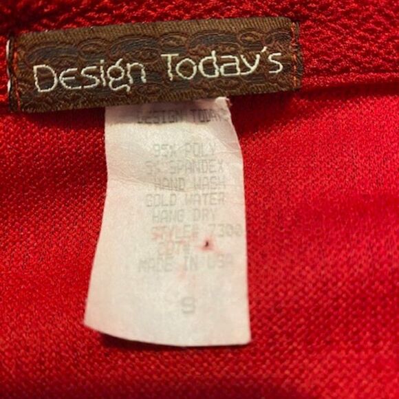 Design Today's Red/Black light weight jacket with flower, size S - Picture 3 of 3